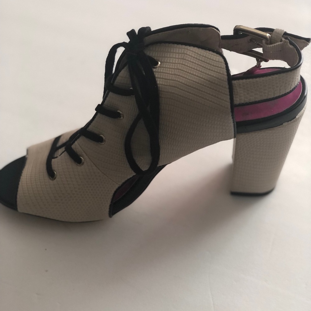 Juicy Couture Open Toe  laced Sandal - Picture 3 of 11